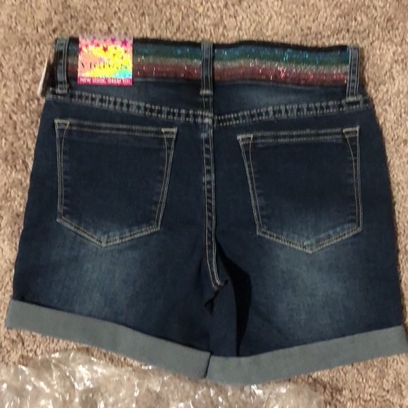 NWT Denim Shorts w/Rainbow Beltline - Picture 2 of 4